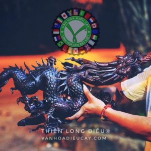 Thiên Long Điếu®: Kiệt tác gỗ trắc đỏ đen, đục tay tỉ mỉ, ấn tượng trên bàn khách